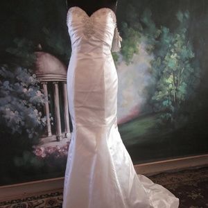 Mori Lee size 10 Wedding Dress with bnwt